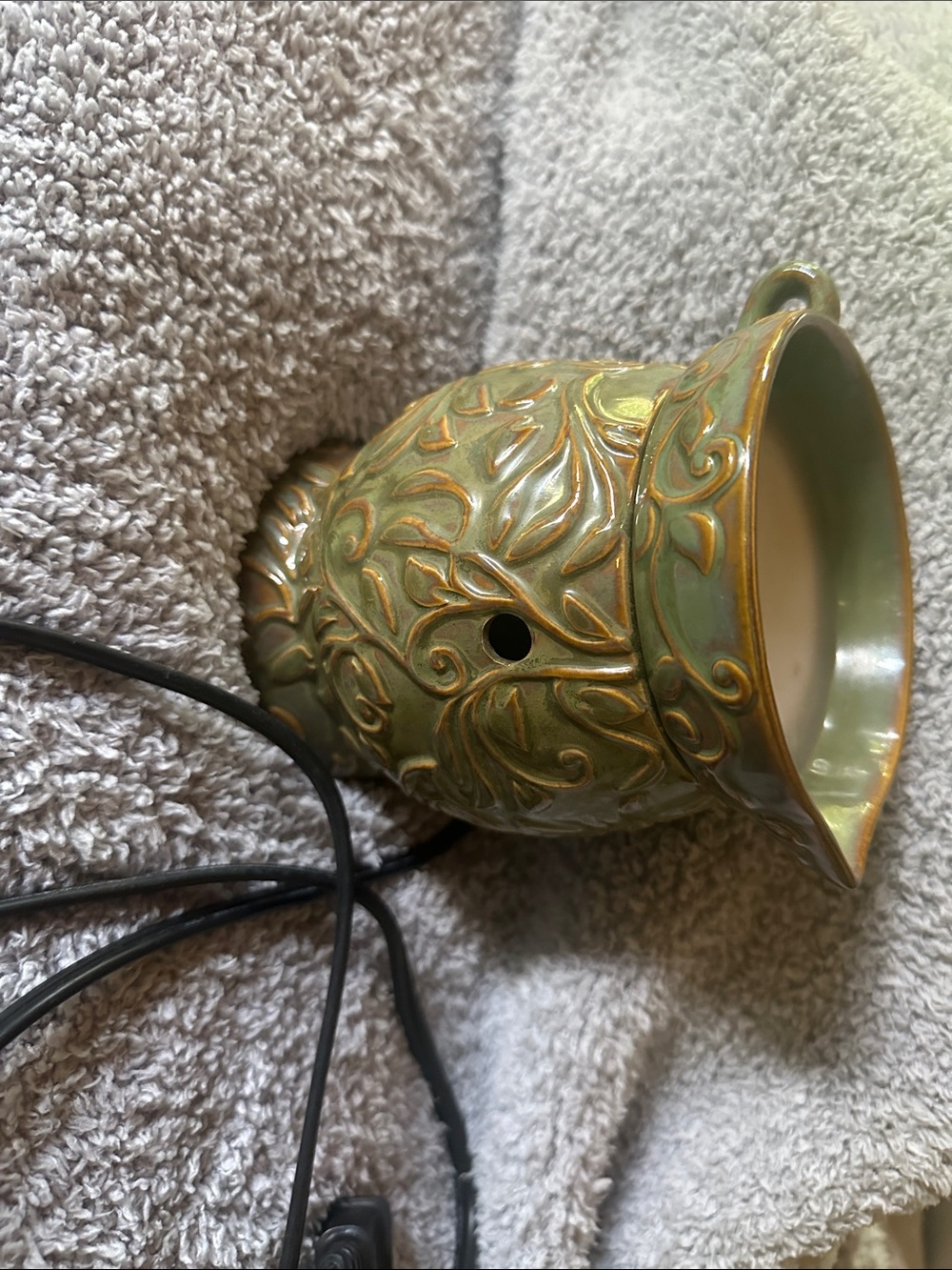 Scentsy Green and Gold Ceramic Floral Wax Warmer